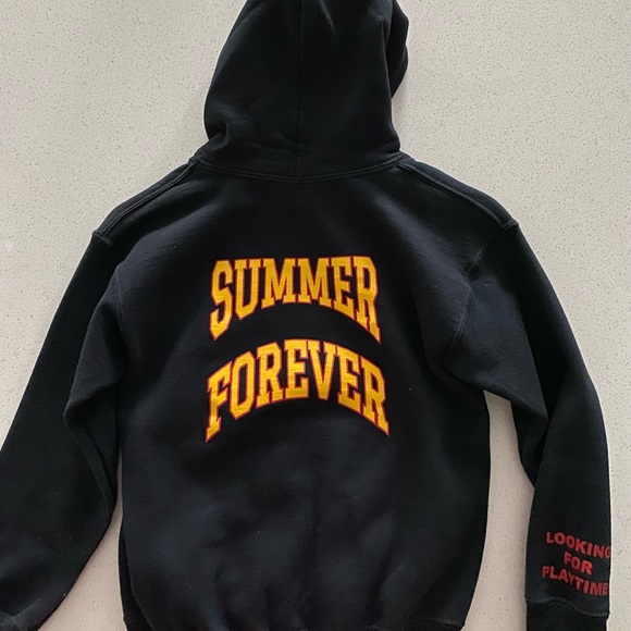 KIDS BUNDLE ONE SWEATER 3 T-SHIRTS - Picture 7 of 7